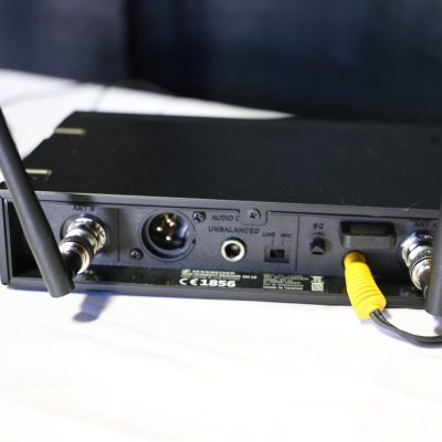 lapel wireless microphone connection