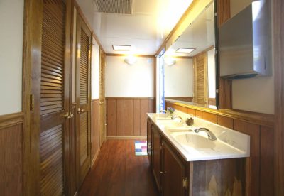 presidential restroom trailer rental